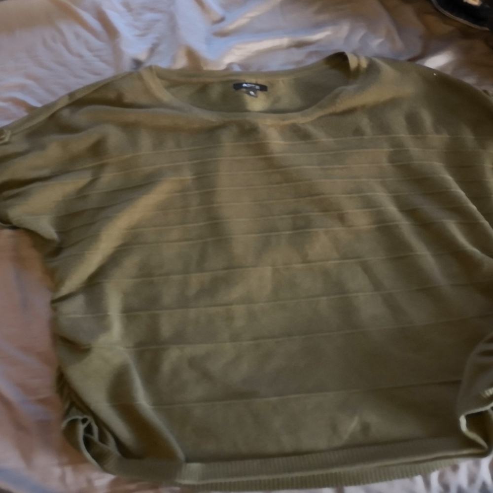 Apt 9 shirt